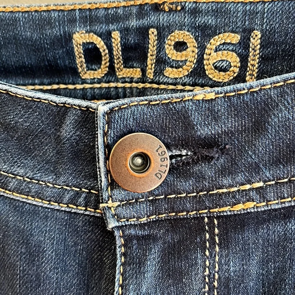 DL1961 Grace High Rise Straight Jeans New Condition - Picture 7 of 15